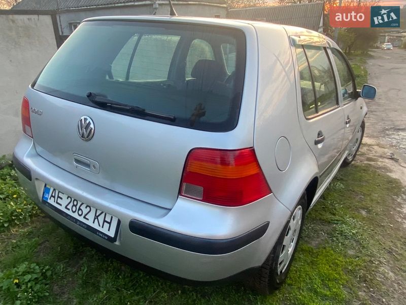 Хэтчбек Volkswagen Golf 2000 в Днепре