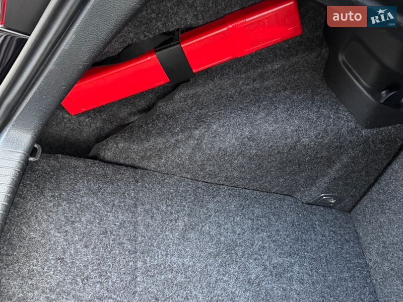 Хэтчбек Volkswagen Golf 2009 в Умани