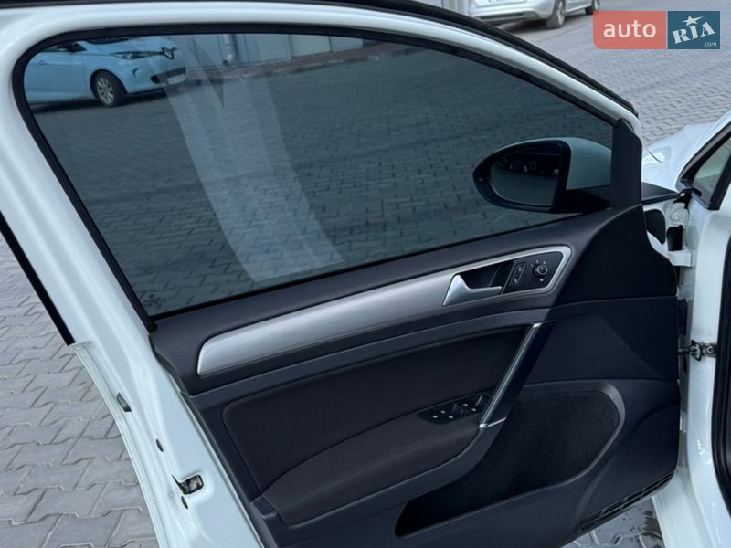 Универсал Volkswagen Golf 2014 в Луцке
