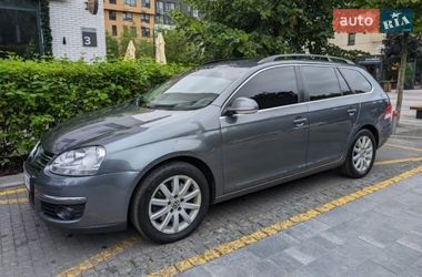 Універсал Volkswagen Golf 2009 в Ірпені