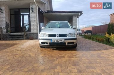 Хетчбек Volkswagen Golf 2003 в Тростянці