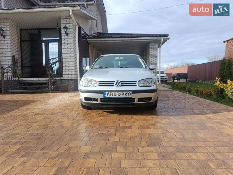 Volkswagen Golf 2003