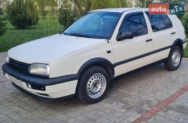 Хэтчбек Volkswagen Golf 1995 в Ратным