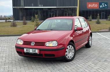 Хетчбек Volkswagen Golf 2003 в Чернівцях