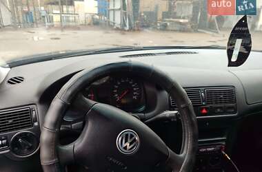 Хетчбек Volkswagen Golf 2001 в Черкасах