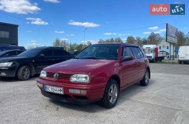 Хетчбек Volkswagen Golf 1996 в Новояворівську