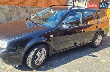 Универсал Volkswagen Golf 2001 в Сарнах