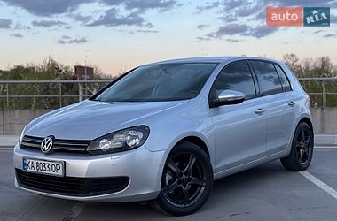 Хэтчбек Volkswagen Golf 2009 в Киеве