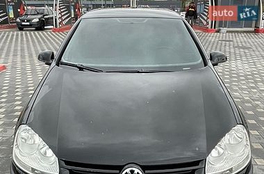 Хэтчбек Volkswagen Golf 2005 в Полтаве