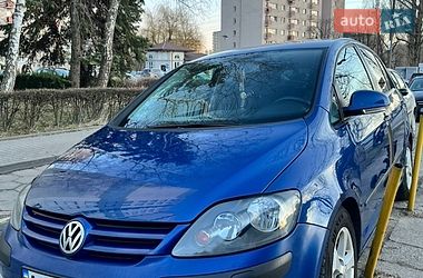 Хетчбек Volkswagen Golf 2005 в Любешові