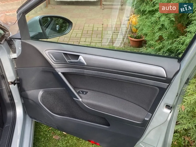 Volkswagen Golf 2019 VIN WVWZZZAUZKP541219 фото оголошення 23 з 63