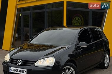 Хэтчбек Volkswagen Golf 2004 в Киеве