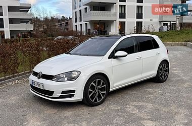 Хетчбек Volkswagen Golf 2015 в Києві