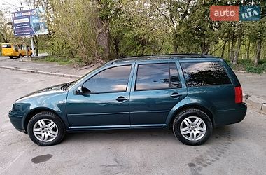 Універсал Volkswagen Golf 2003 в Рівному