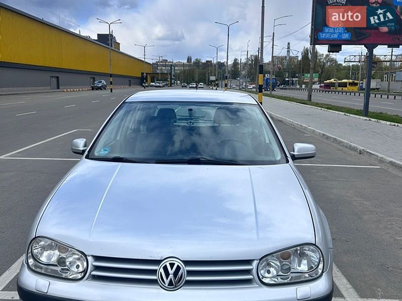 Volkswagen Golf 2002