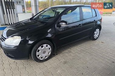 Хетчбек Volkswagen Golf 2005 в Красилові