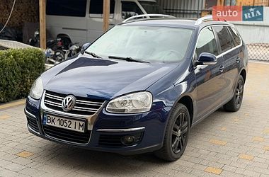 Універсал Volkswagen Golf 2009 в Звягелі