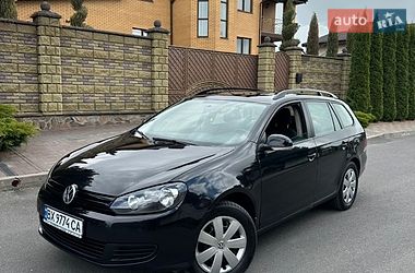 Універсал Volkswagen Golf 2010 в Рівному