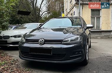 Універсал Volkswagen Golf 2015 в Києві