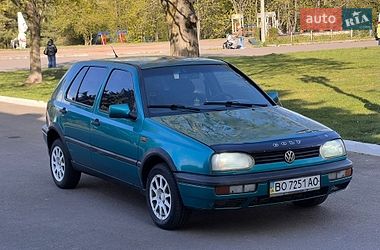 Хэтчбек Volkswagen Golf 1993 в Ровно