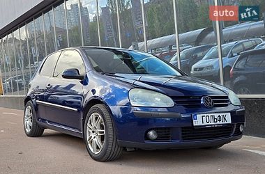 Хэтчбек Volkswagen Golf 2004 в Киеве