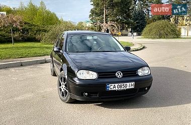 Хетчбек Volkswagen Golf 2003 в Умані