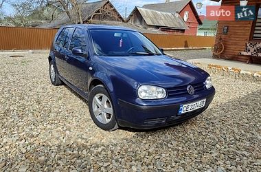 Хетчбек Volkswagen Golf 2001 в Чернівцях