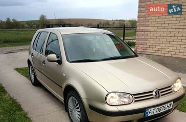 Хетчбек Volkswagen Golf 2002 в Бурштині