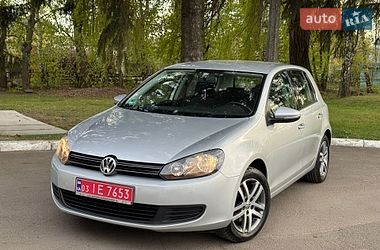 Хэтчбек Volkswagen Golf 2010 в Луцке