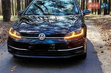 Універсал Volkswagen Golf 2017 в Полтаві