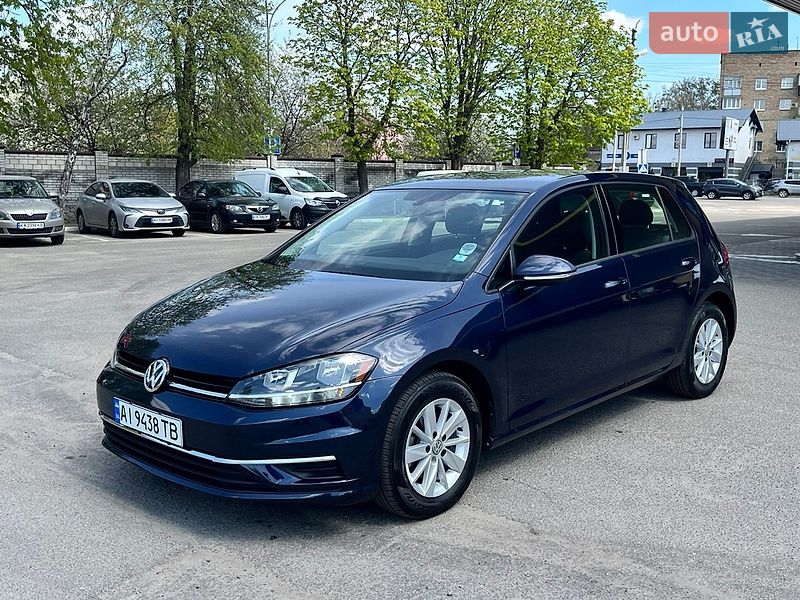 Хэтчбек Volkswagen Golf 2018 в Киеве