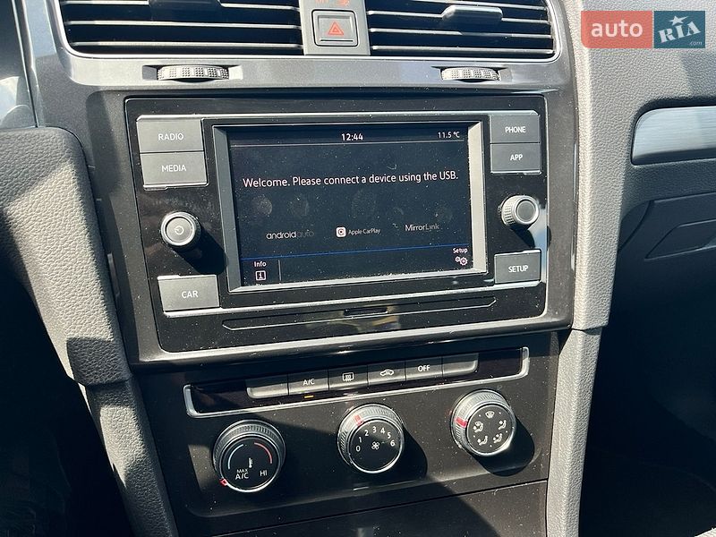 Хэтчбек Volkswagen Golf 2018 в Киеве