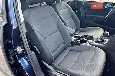 Хэтчбек Volkswagen Golf 2018 в Киеве