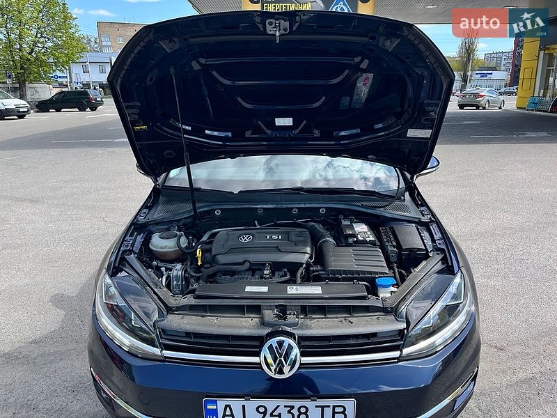 Хэтчбек Volkswagen Golf 2018 в Киеве