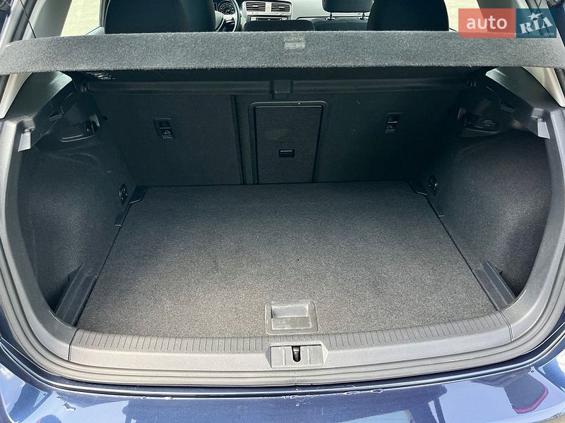Хэтчбек Volkswagen Golf 2018 в Киеве