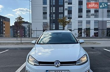 Универсал Volkswagen Golf 2017 в Ровно