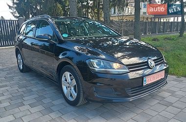 Универсал Volkswagen Golf 2016 в Староконстантинове