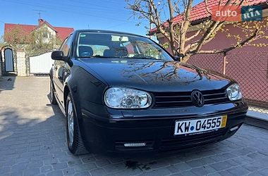 Хетчбек Volkswagen Golf 2002 в Тернополі