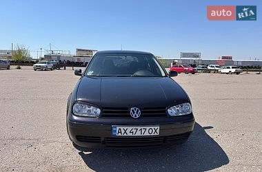 Хэтчбек Volkswagen Golf 2002 в Харькове