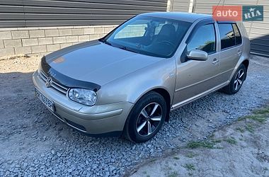 Хетчбек Volkswagen Golf 2003 в Рівному