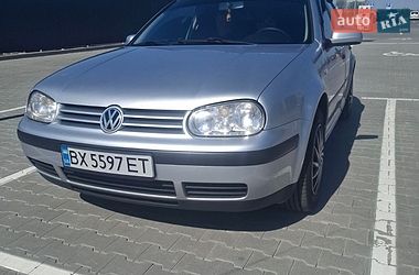 Хэтчбек Volkswagen Golf 2002 в Ирпене