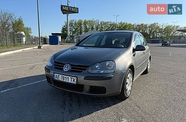 Хетчбек Volkswagen Golf 2004 в Дніпрі