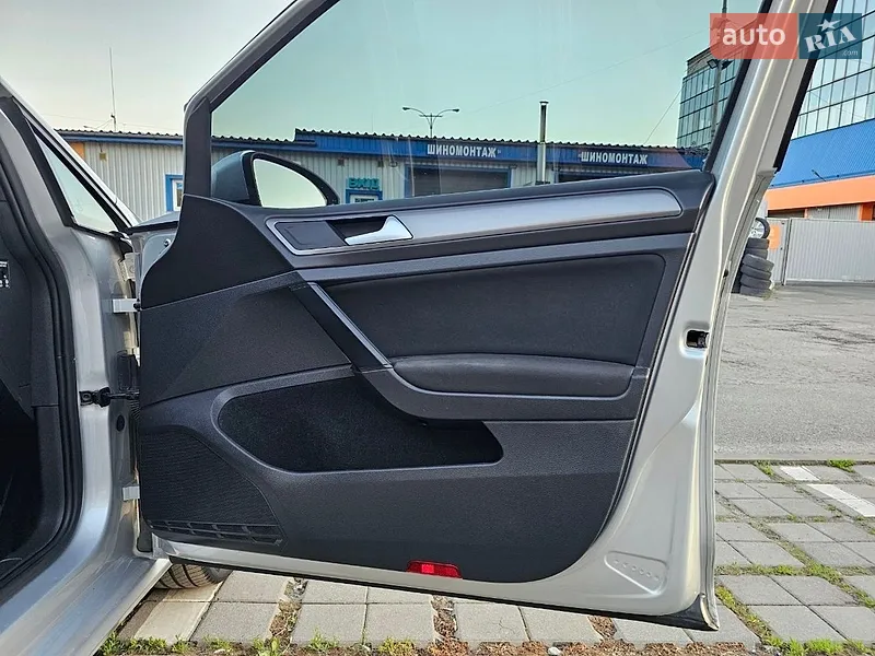 Volkswagen Golf 2016 VIN WVWZZZAUZGP596289 фото оголошення 23 з 70