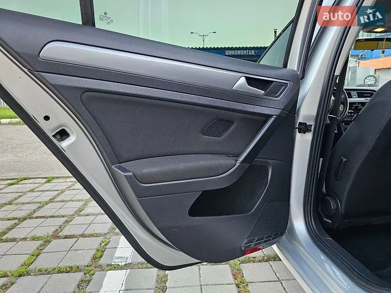 Volkswagen Golf 2016 VIN WVWZZZAUZGP596289 фото оголошення 29 з 70
