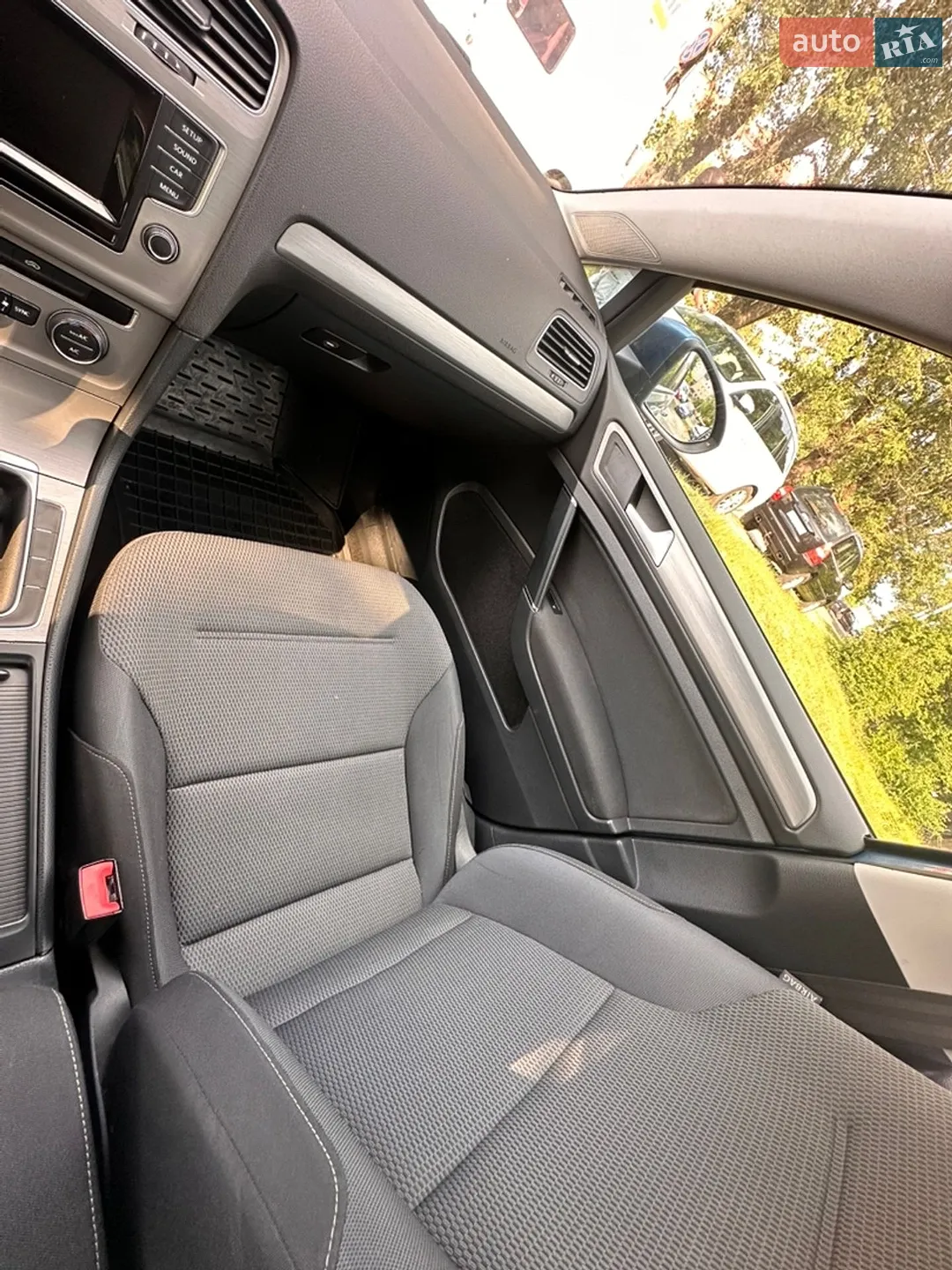 Volkswagen Golf 2015 VIN WVWZZZAUZFP063632 фото оголошення 13 з 19