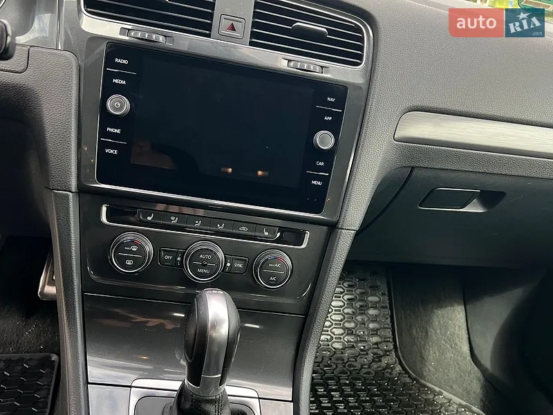 Volkswagen Golf 2017 VIN WVWZZZAUZHP761532 фото оголошення 24 з 80