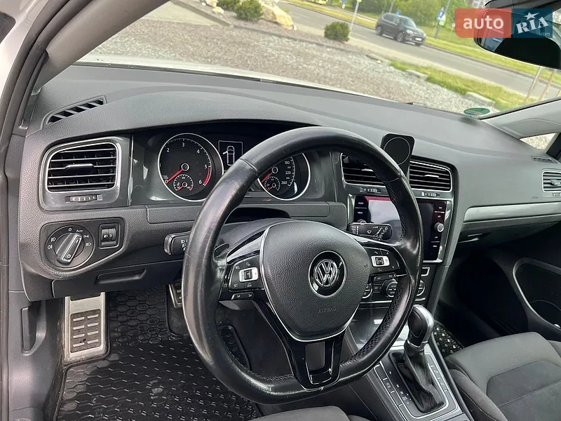 Volkswagen Golf 2017 VIN WVWZZZAUZHP761532 фото оголошення 25 з 80