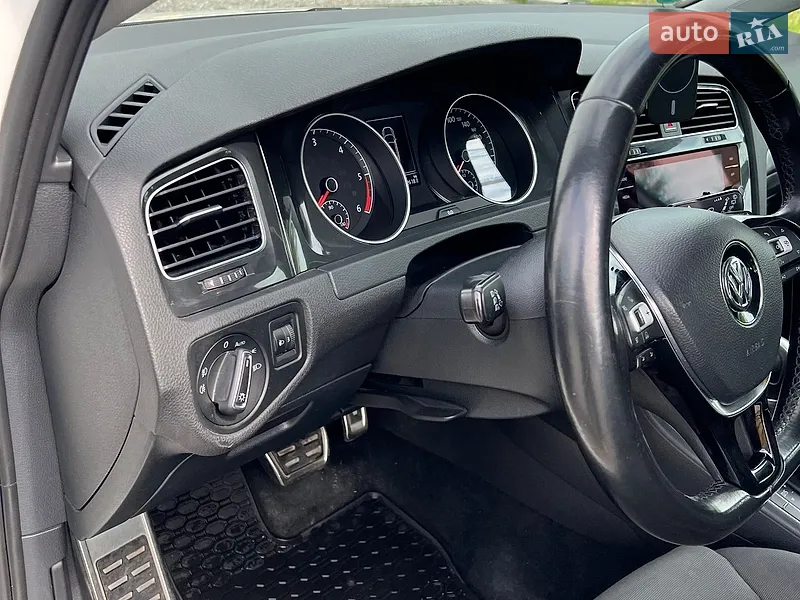 Volkswagen Golf 2017 VIN WVWZZZAUZHP761532 фото оголошення 37 з 80