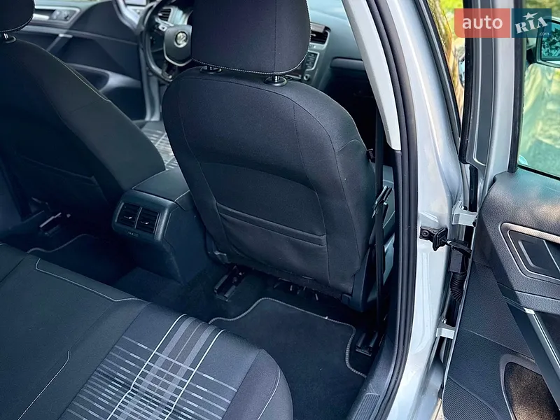 Volkswagen Golf 2015 VIN WVWZZZAUZGP557440 фото оголошення 17 з 63