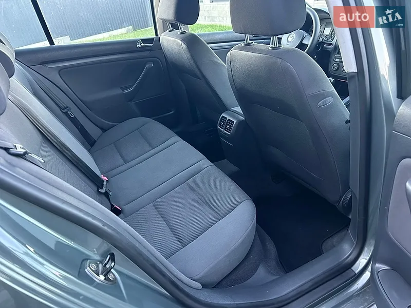 Volkswagen Golf 2004 VIN WVWZZZ1KZ4W105328 фото оголошення 23 з 71